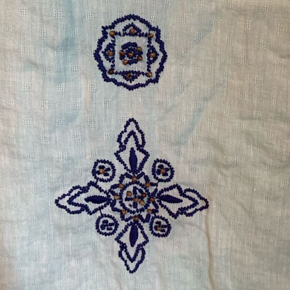 Vineyard Vines embroidered 100% linen shift dress. Size 4 - Picture 8 of 11